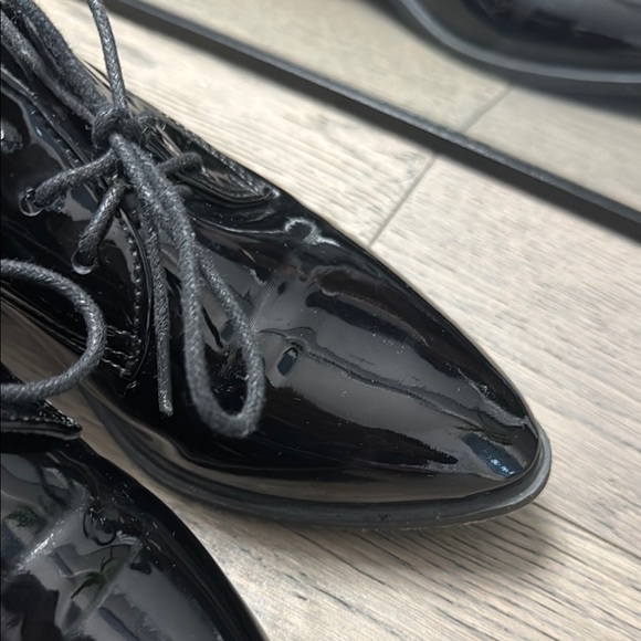 Shiny Black Patent Leather Oxford Shoes - Picture 3 of 5